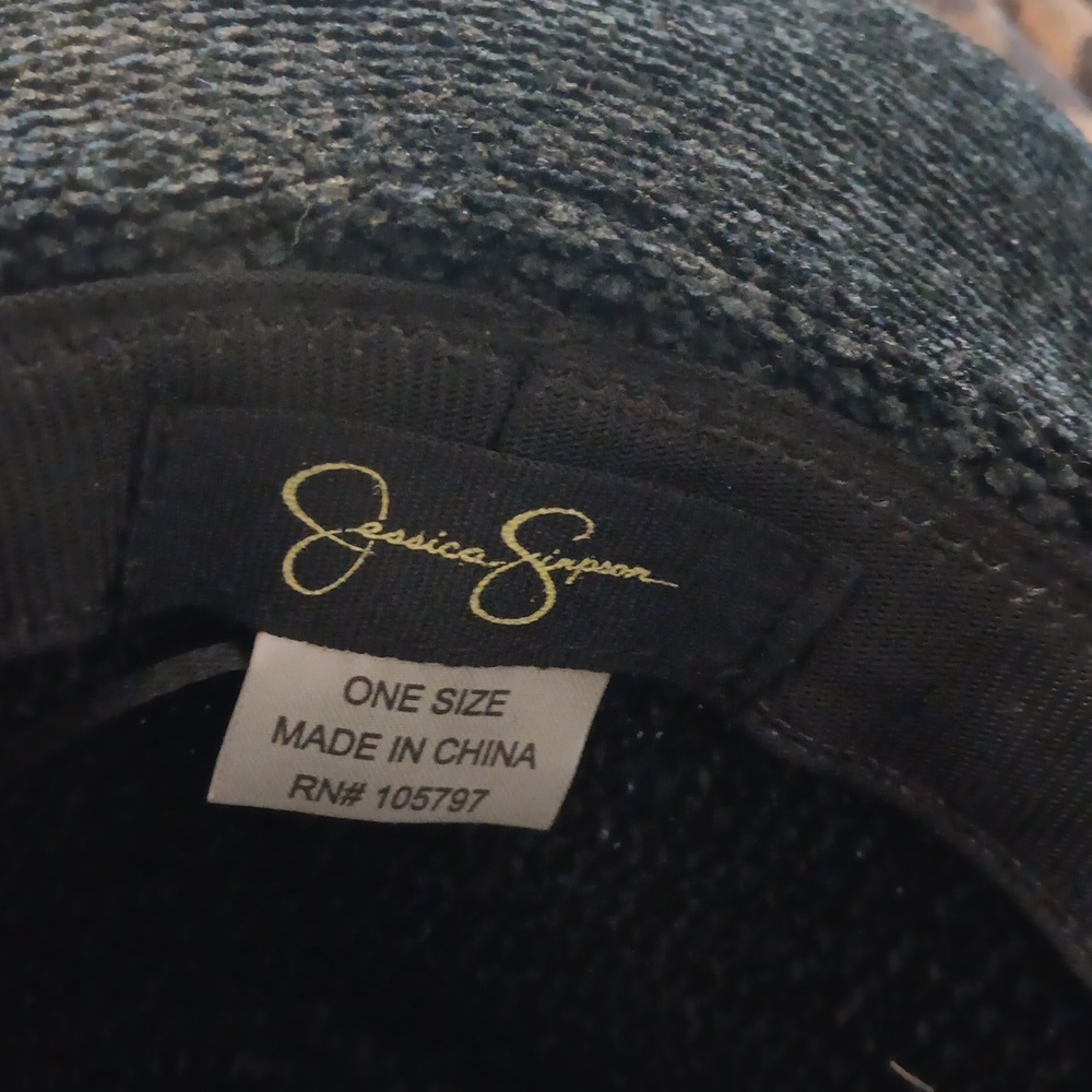 Hat - Picture 5 of 7